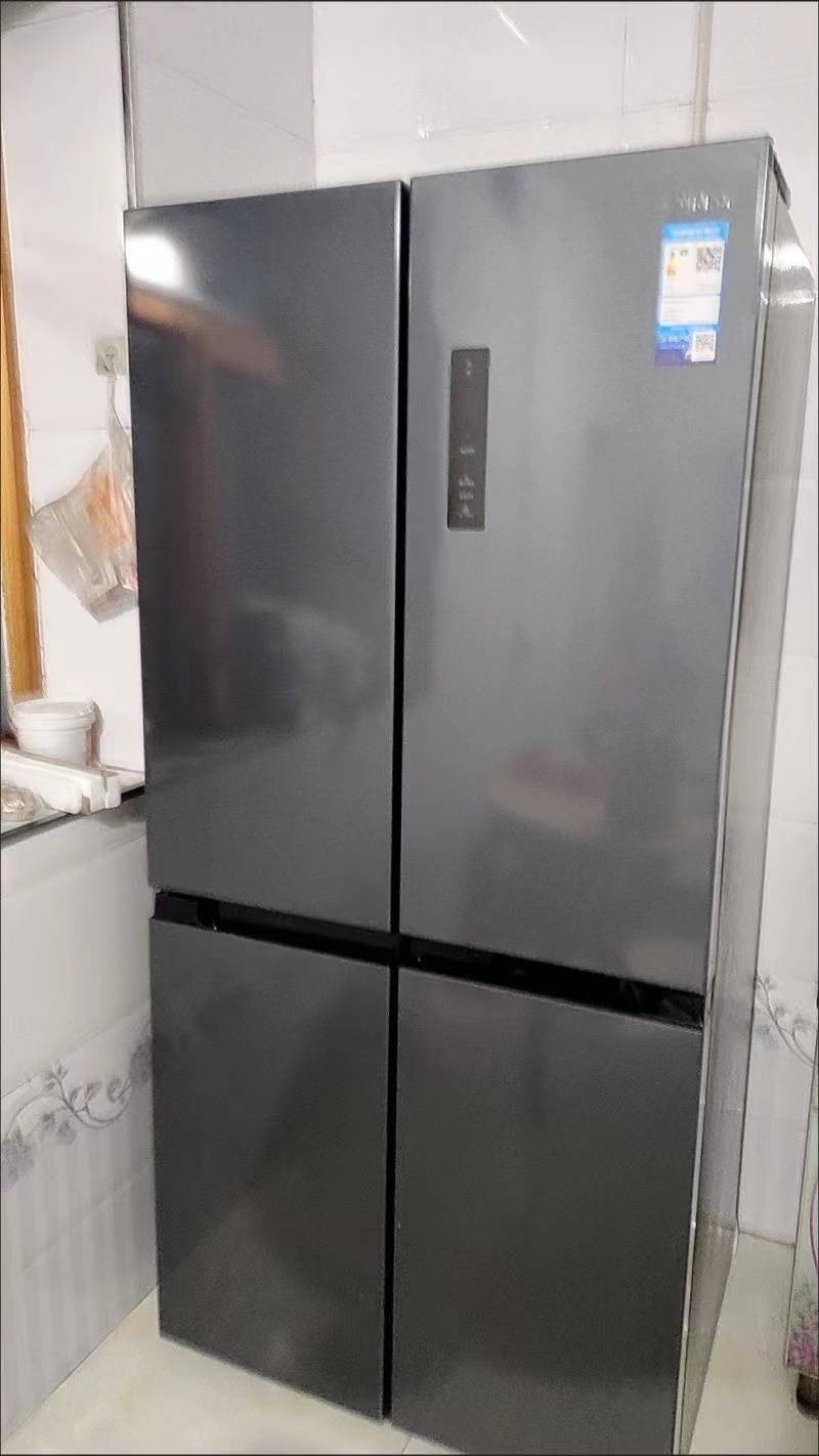 帮朋友出手，9成新双门大冰箱急需处理。