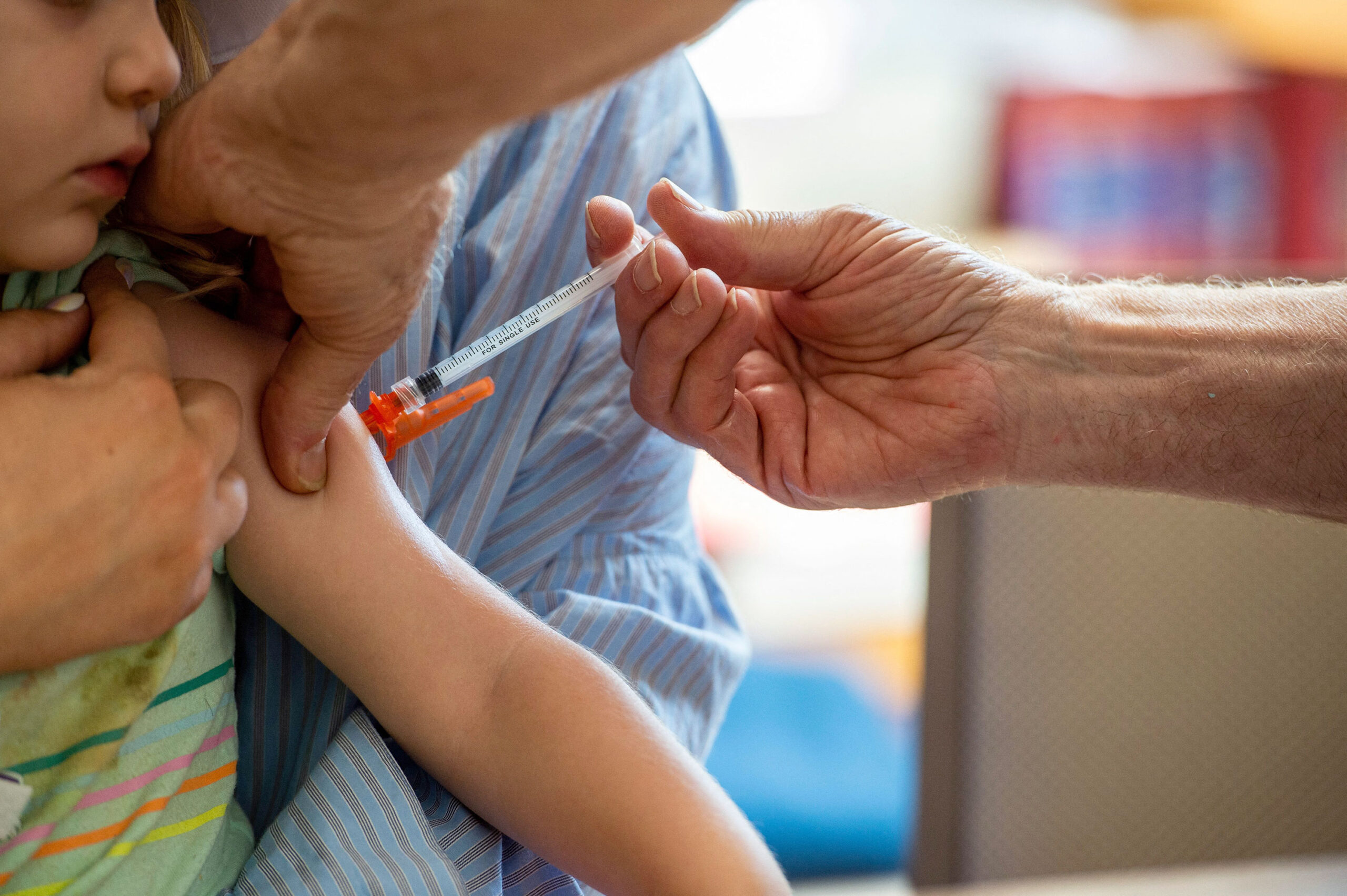 FDA授权为5岁儿童注射新的Covid-19加强剂