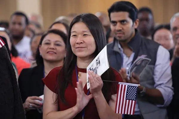 美国华人移民第二代优势渐失扎根美国心态较强