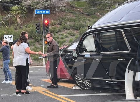施瓦辛格在洛杉矶遭遇车祸，事故造成一人受伤